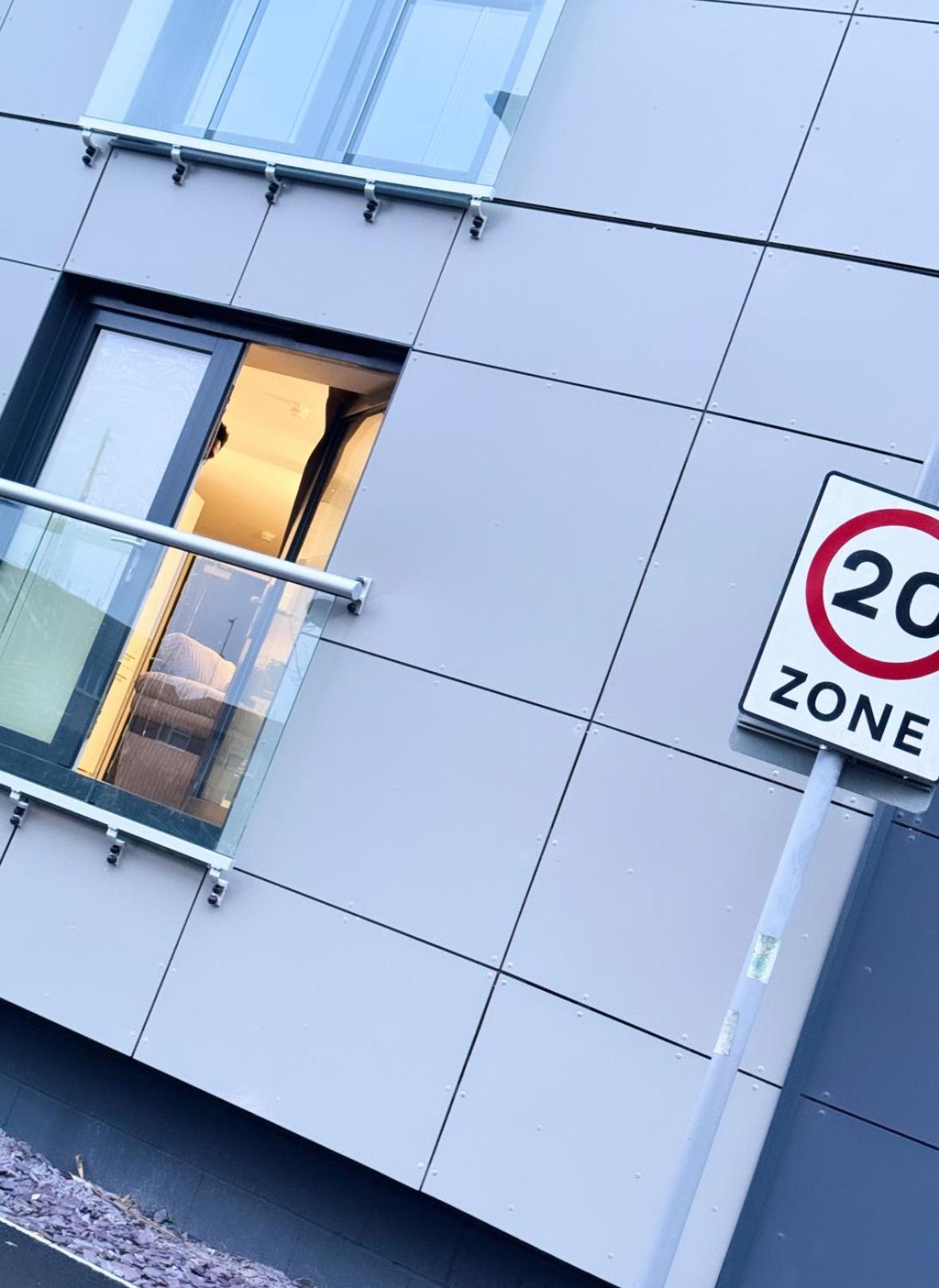 Luxury 2 Bedroom Apartment In Manchester City Centre - Free Parking Exterior foto